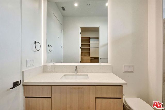 1249 N Formosa Avenue, West Hollywood, CA 90046