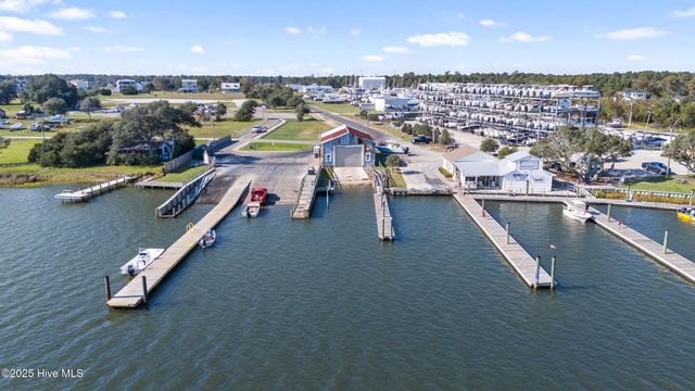 108 Dragonfly Lane, Hampstead, NC 28443