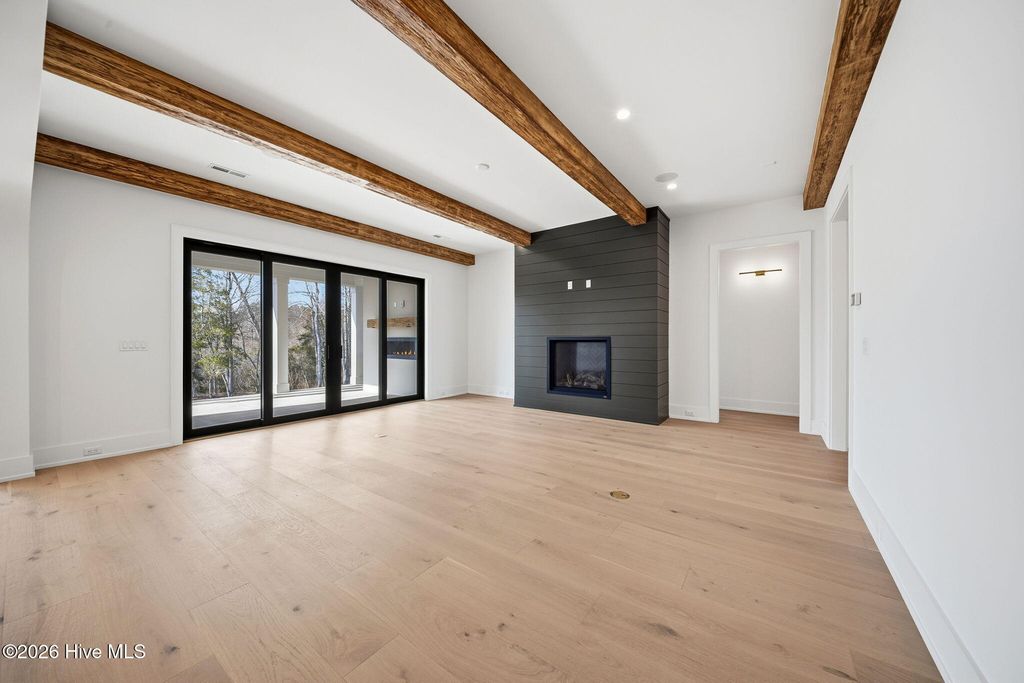 Image 10 of property listing at 108 Dragonfly Lane, Hampstead, NC 28443