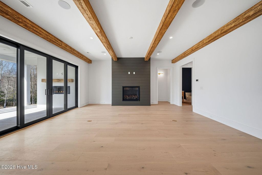 Image 11 of property listing at 108 Dragonfly Lane, Hampstead, NC 28443