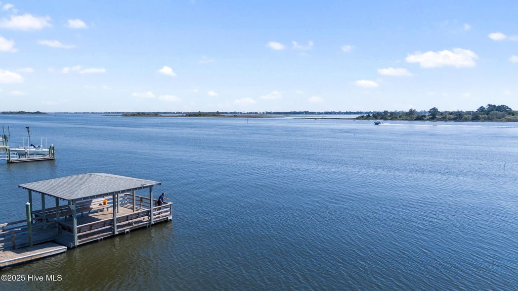 Image 92 of property listing at 108 Dragonfly Lane, Hampstead, NC 28443