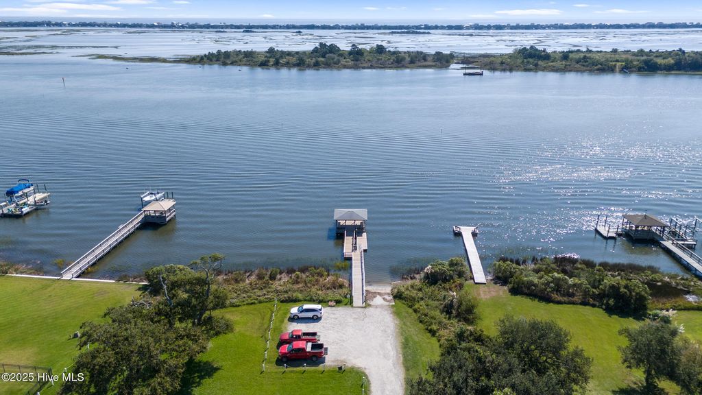 Image 94 of property listing at 108 Dragonfly Lane, Hampstead, NC 28443