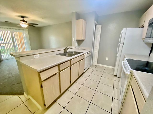 5479 VINELAND ROAD 9211, Orlando, FL 32811