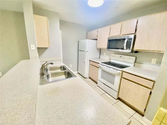 5479 VINELAND ROAD 9211, Orlando, FL 32811