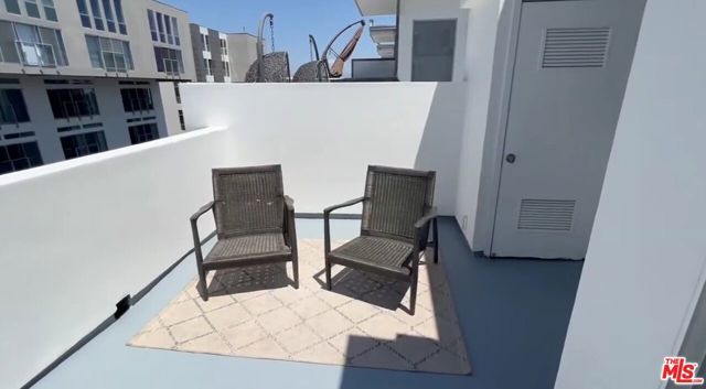 4151 Redwood Avenue 211, Los Angeles, CA 90066