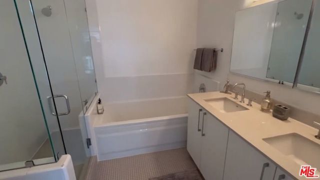4151 Redwood Avenue 211, Los Angeles, CA 90066