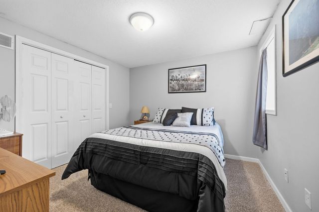 717 6th Avenue S, Hopkins, MN 55343