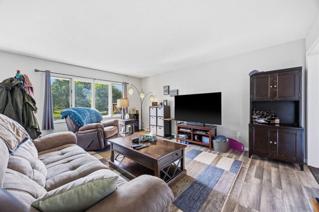 717 6th Avenue S, Hopkins, MN 55343