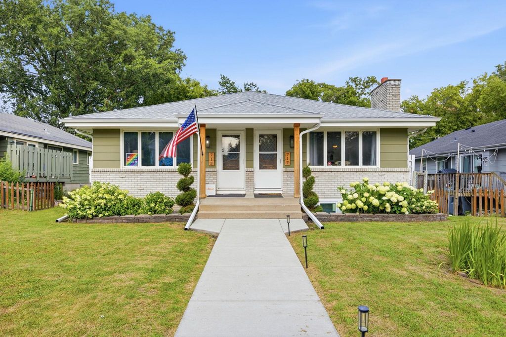717 6th Avenue S, Hopkins, MN 55343