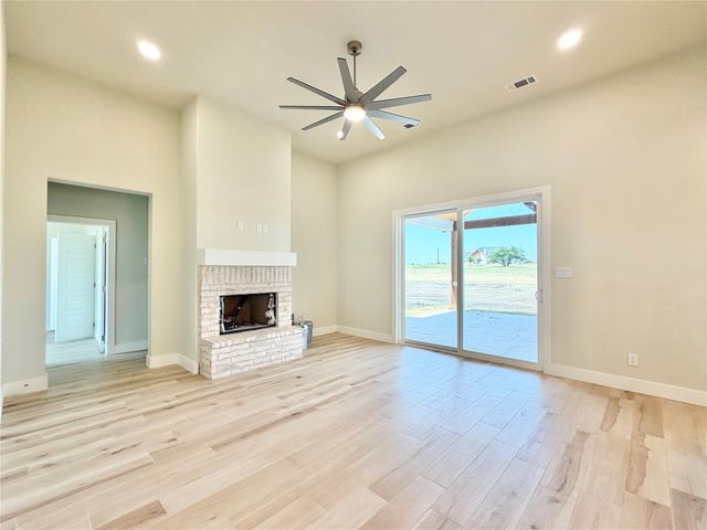 1021 Sabrina Court, Weatherford, TX 76085