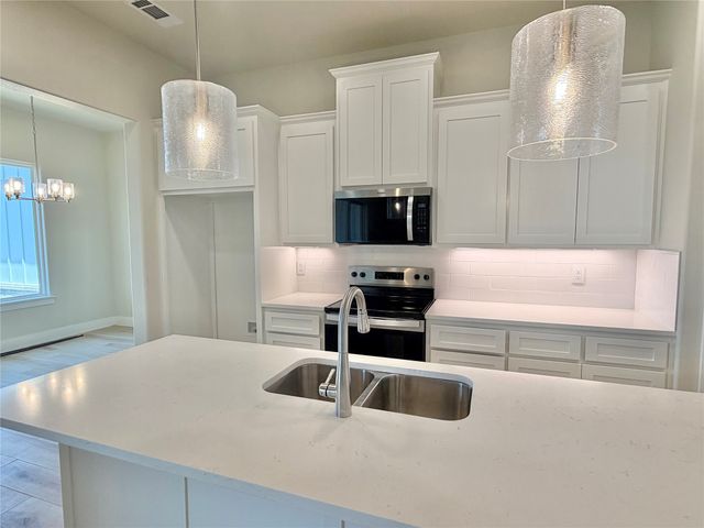 1021 Sabrina Court, Weatherford, TX 76085