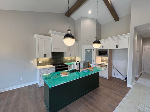 192 Queens Creek Drive, Frankenmuth, MI 48734