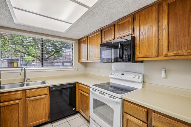 13355 Water Oak LN B, Austin, TX 78729