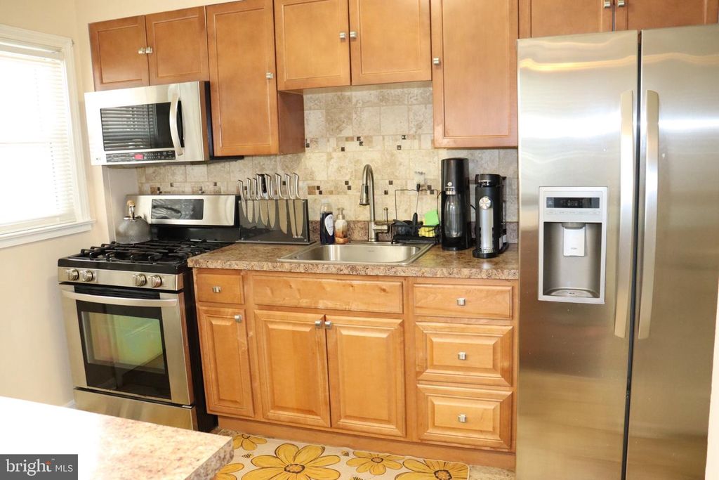 Image 7 of property listing at 1328 CEDARCROFT RD, Baltimore, MD 21239
