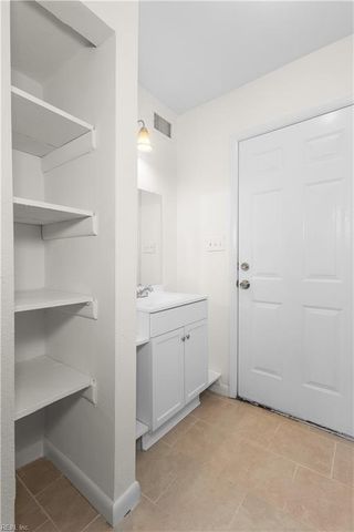 253 Waverly Dr, Virginia Beach, VA 23452