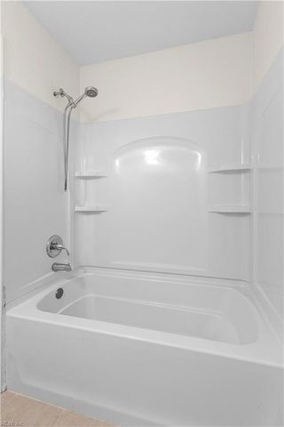 253 Waverly Dr, Virginia Beach, VA 23452