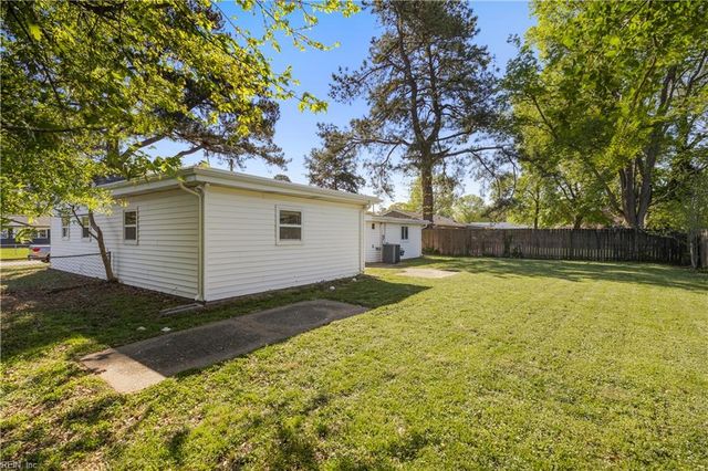 253 Waverly Dr, Virginia Beach, VA 23452