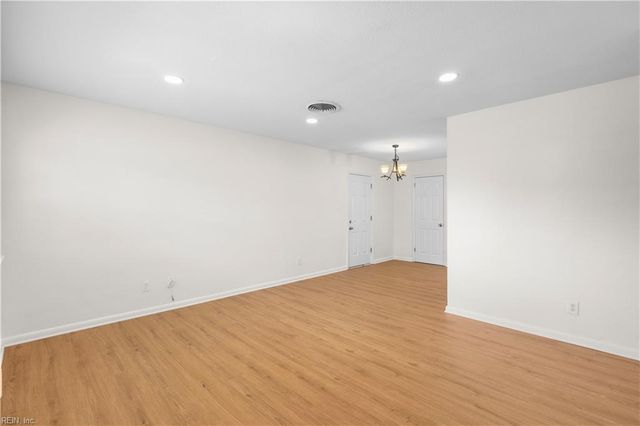 253 Waverly Dr, Virginia Beach, VA 23452