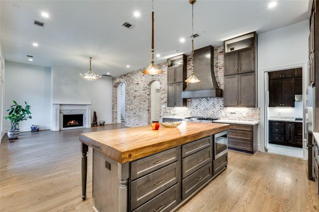 3302 Elmridge Street, Houston, TX 77025