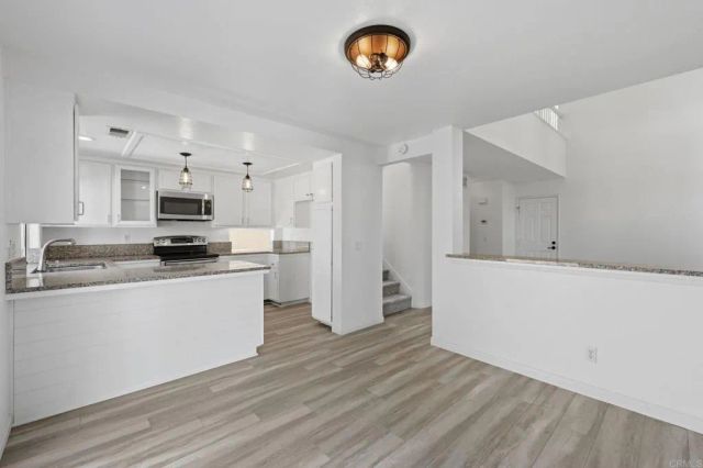 1692 Harbor Dr, Vista, CA 92081