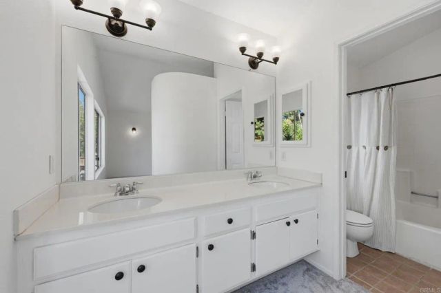 1692 Harbor Dr, Vista, CA 92081