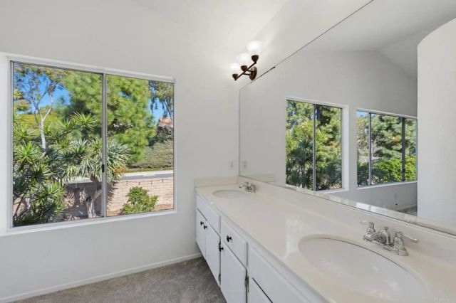 1692 Harbor Dr, Vista, CA 92081