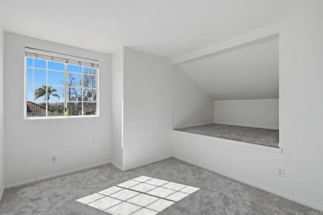 1692 Harbor Dr, Vista, CA 92081