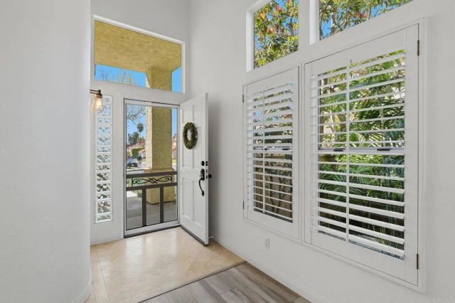 1692 Harbor Dr, Vista, CA 92081