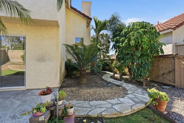 1692 Harbor Dr, Vista, CA 92081