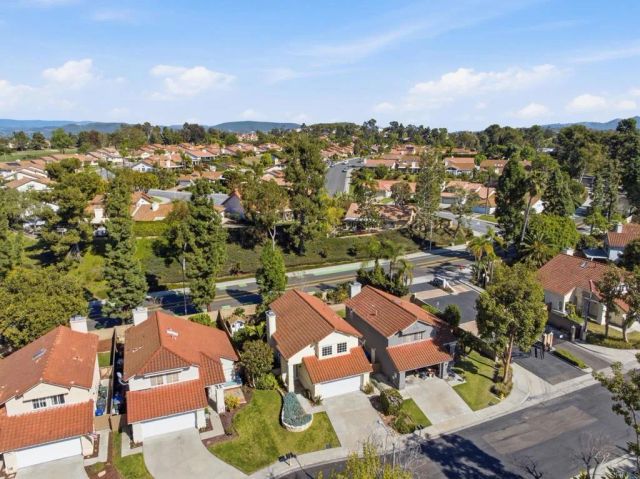 1692 Harbor Dr, Vista, CA 92081