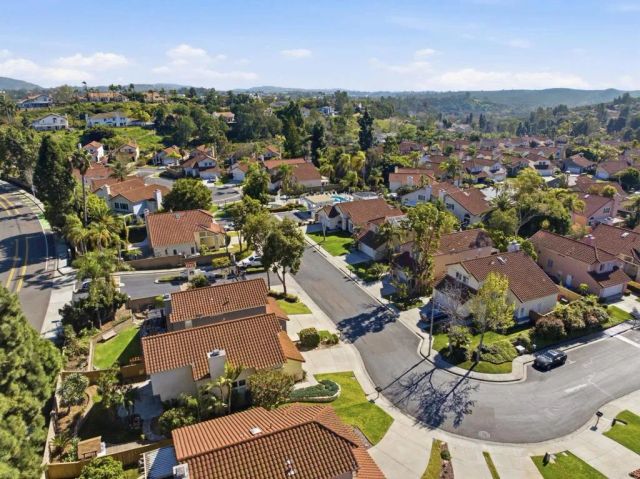 1692 Harbor Dr, Vista, CA 92081