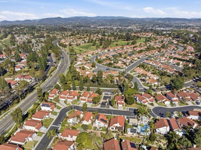 1692 Harbor Dr, Vista, CA 92081