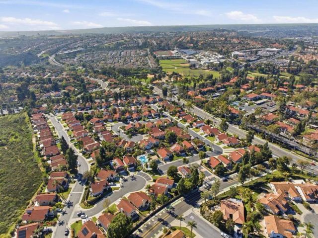 1692 Harbor Dr, Vista, CA 92081