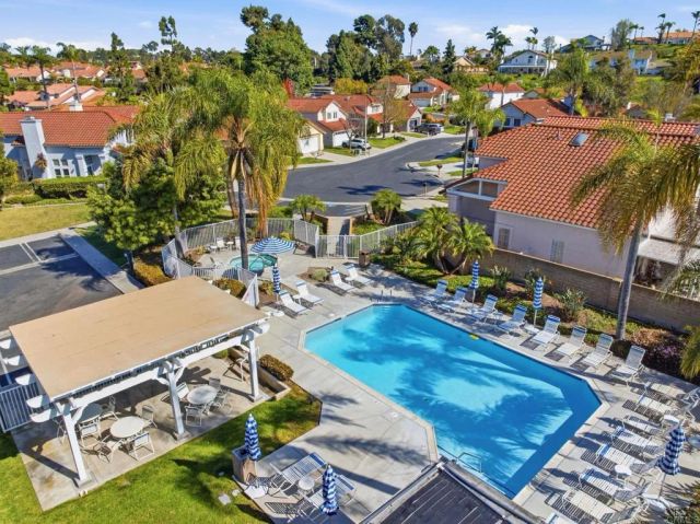 1692 Harbor Dr, Vista, CA 92081