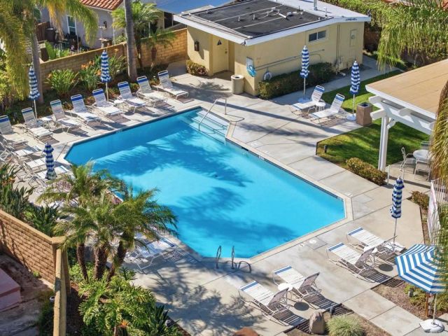 1692 Harbor Dr, Vista, CA 92081