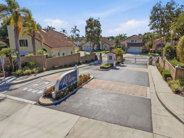 1692 Harbor Dr, Vista, CA 92081