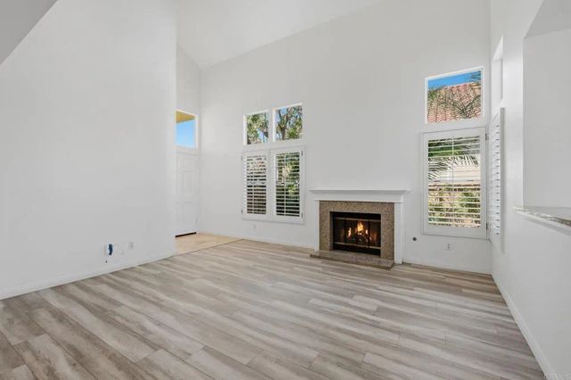 1692 Harbor Dr, Vista, CA 92081