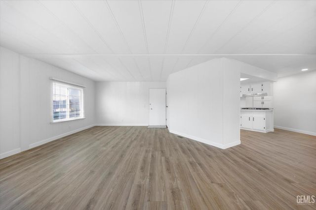 92 Cinnamon Lane, Bakersfield, CA 93308