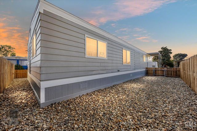 92 Cinnamon Lane, Bakersfield, CA 93308