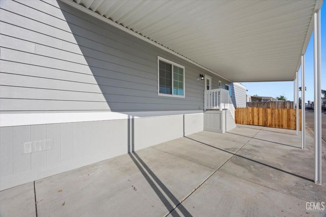 92 Cinnamon Lane, Bakersfield, CA 93308