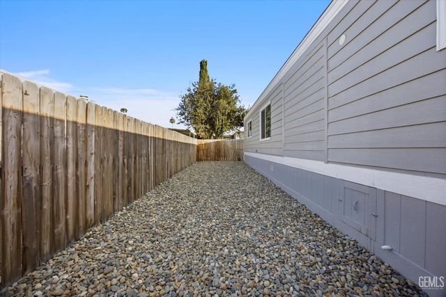 92 Cinnamon Lane, Bakersfield, CA 93308