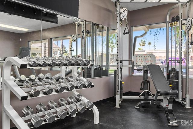 92 Cinnamon Lane, Bakersfield, CA 93308