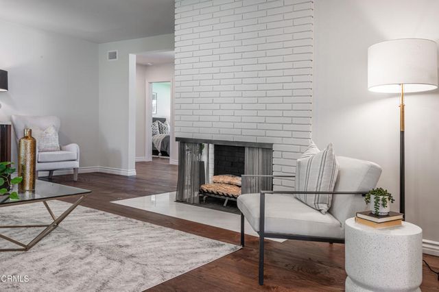 960 Crestview Drive, Pasadena, CA 91107
