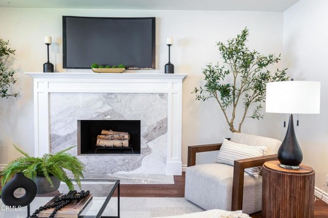 960 Crestview Drive, Pasadena, CA 91107