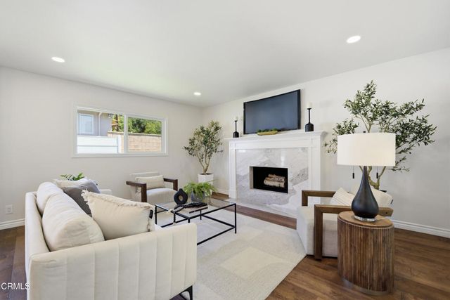 960 Crestview Drive, Pasadena, CA 91107
