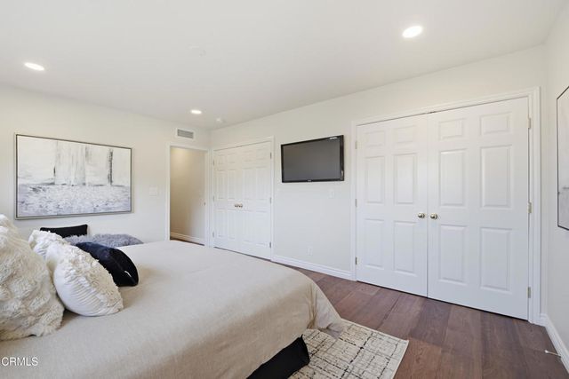 960 Crestview Drive, Pasadena, CA 91107