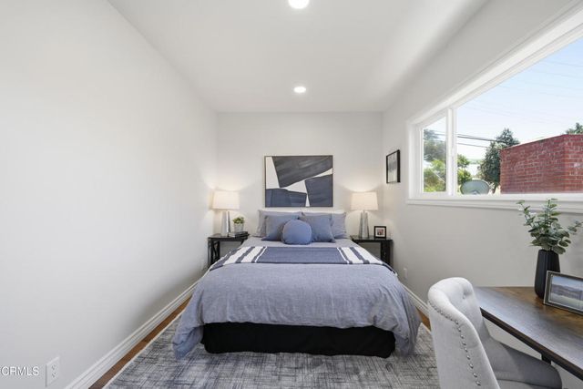 960 Crestview Drive, Pasadena, CA 91107