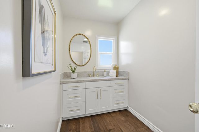 960 Crestview Drive, Pasadena, CA 91107