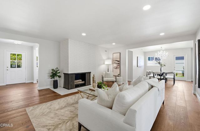 960 Crestview Drive, Pasadena, CA 91107