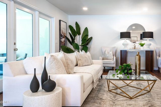 960 Crestview Drive, Pasadena, CA 91107